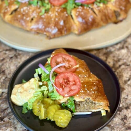 Cheeseburger Crescent Ring - Dinner in 321