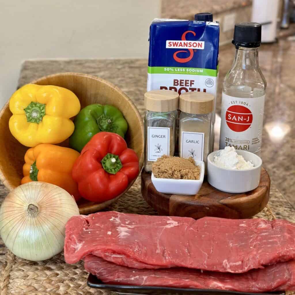 The ingredients to make crockpot pepper steak.