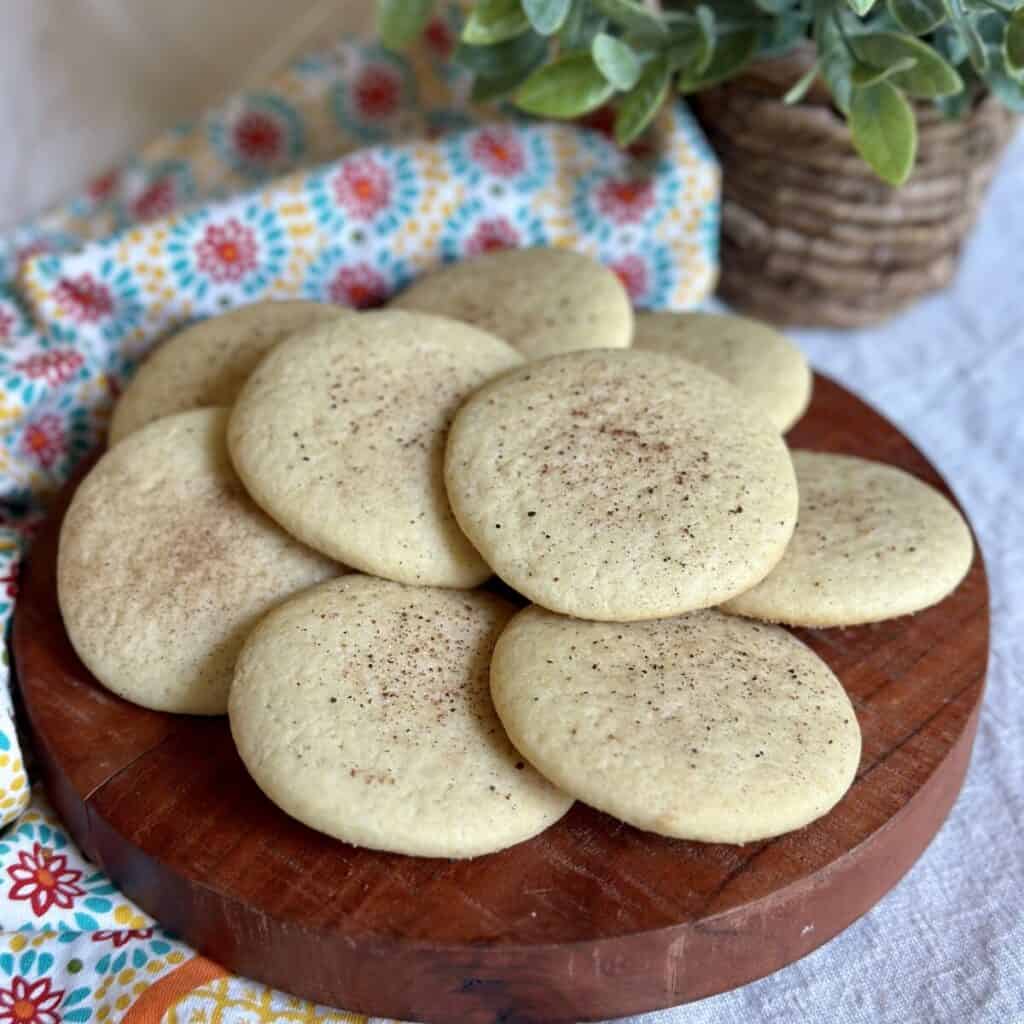 Cinnamon sugar tea cakes.