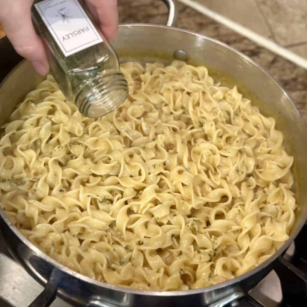 Seasoning cafeteria noodles.