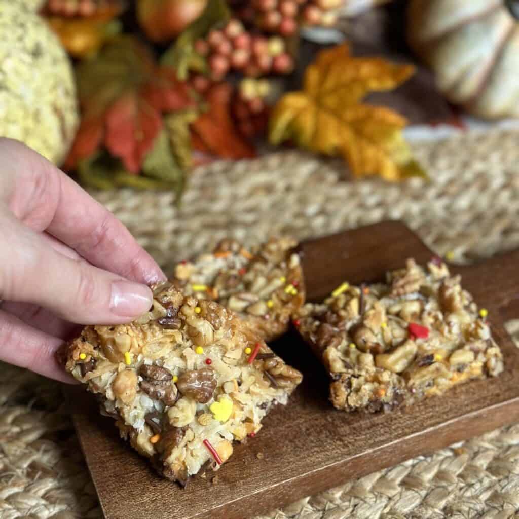 Grabbing a 7 layer magic cookie bar.